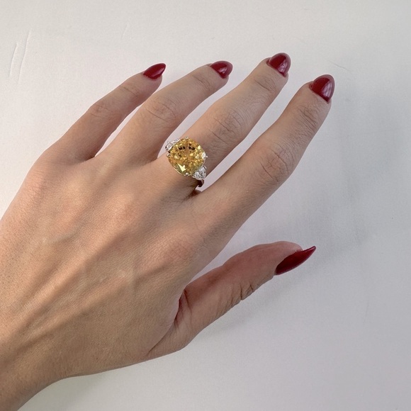 Sterling silver 18k plated gold queen ring size 7 - Picture 3 of 4